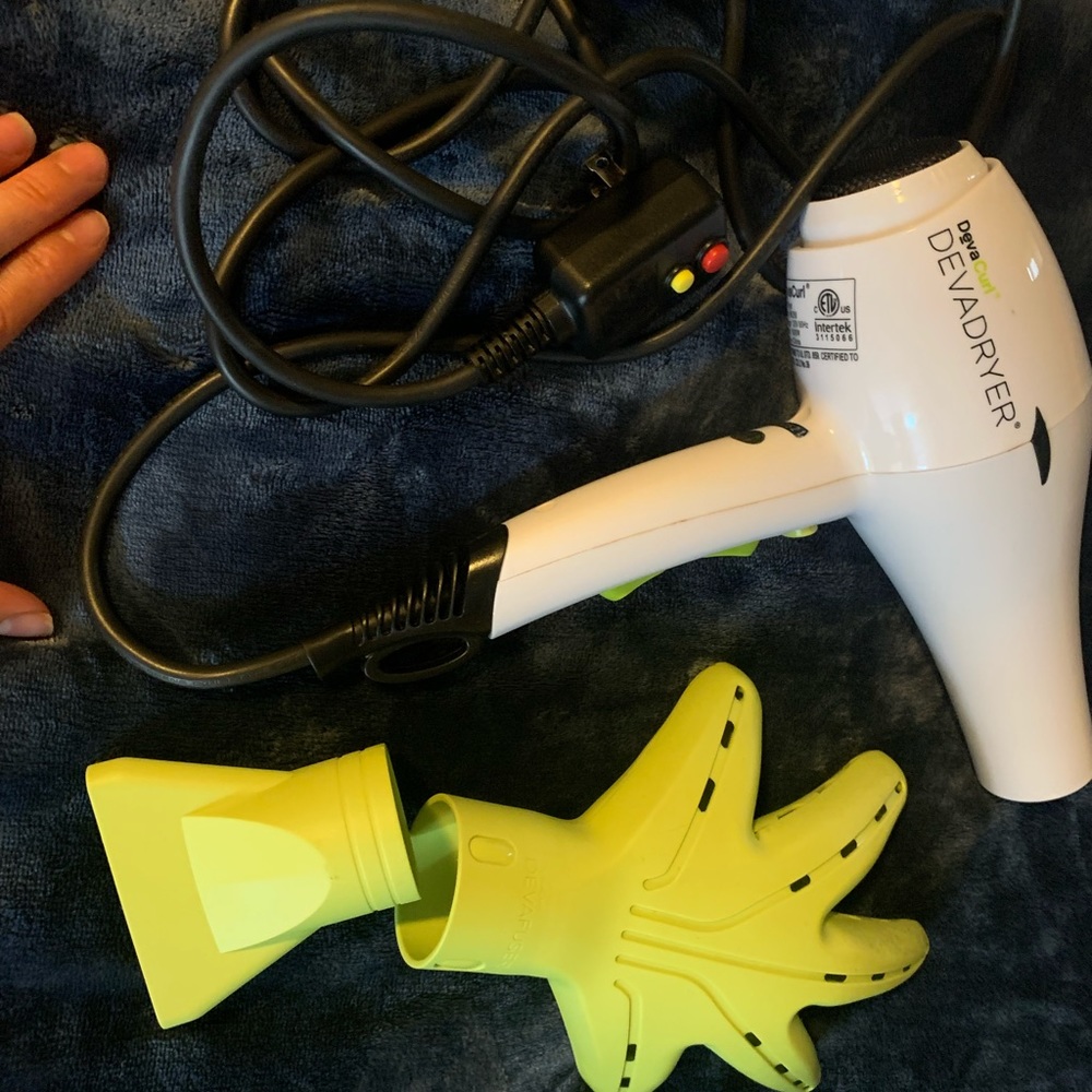 Deva curl dryer with accessories